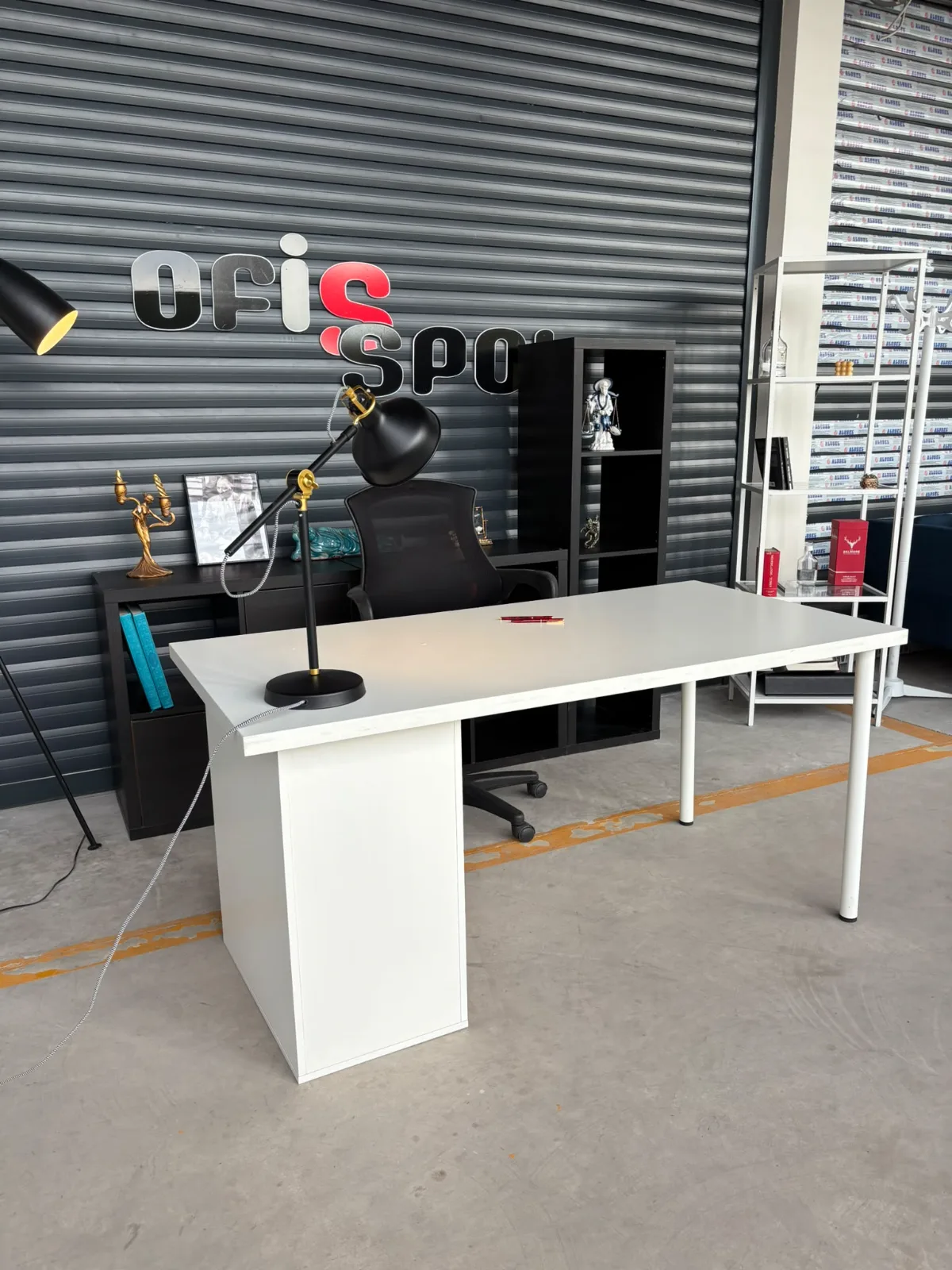 İKEA İKİNCİ EL ÇALIŞMA MASASI  - Ofisspot Fotoğraf 3